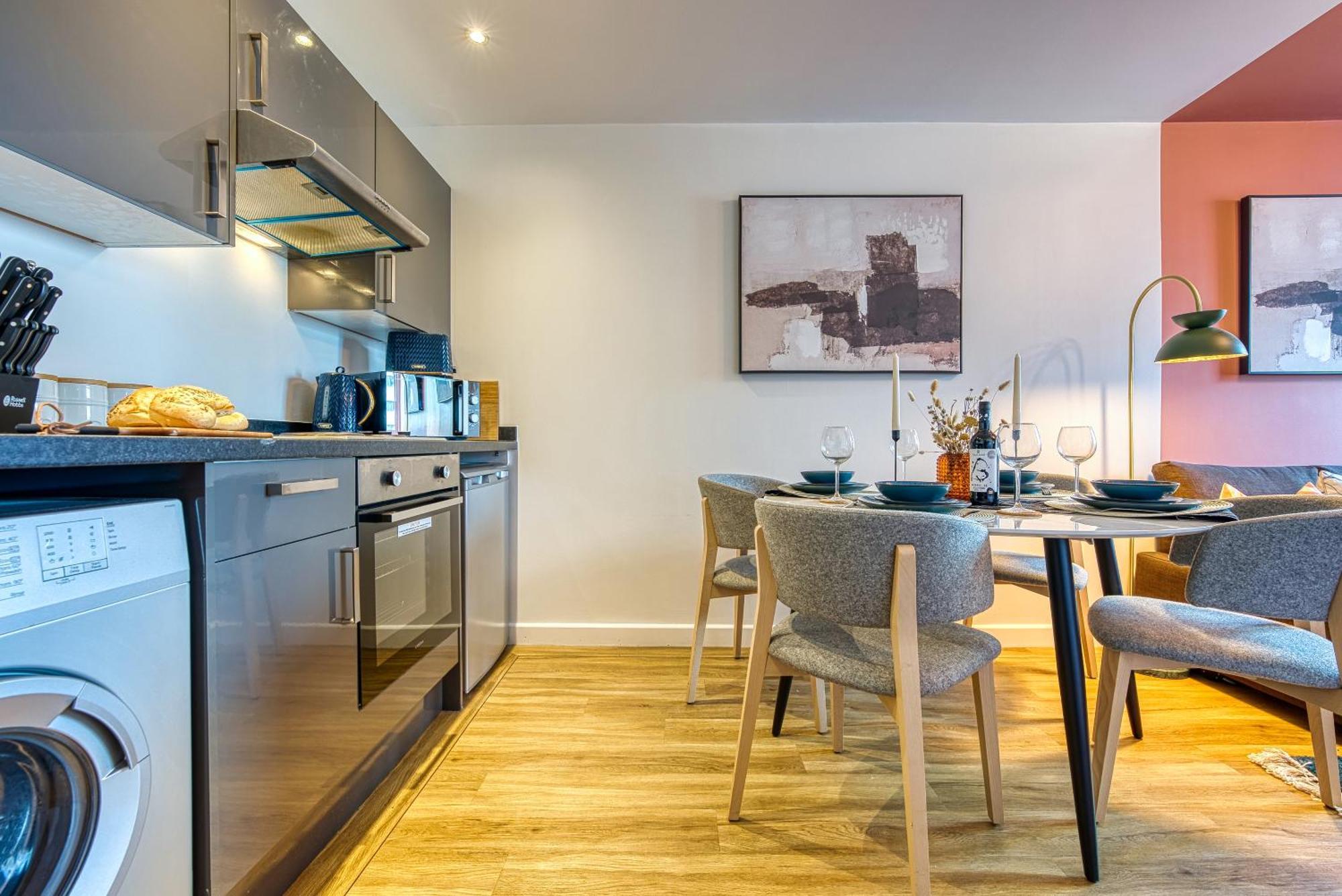 Winter Special Offer!! Cosy 2-Br Stunning City Apartment, Spacious, Sleeps 6, With Onsite Parking - Near Gunwharf Quays & Beach - By Blue Puffin Stays Portsmouth Exterior foto