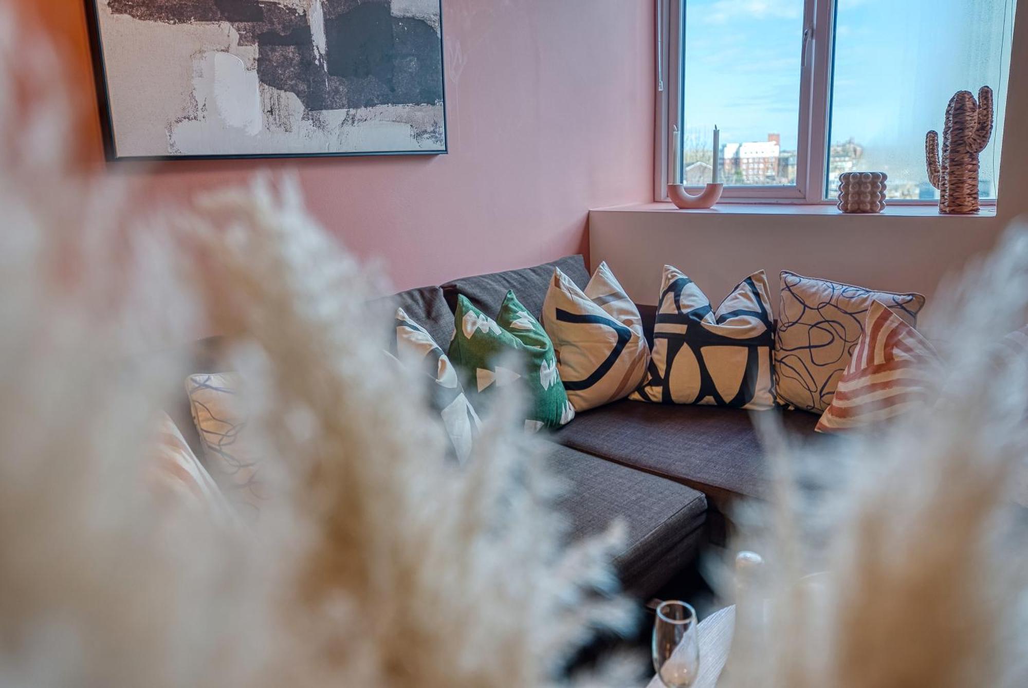 Winter Special Offer!! Cosy 2-Br Stunning City Apartment, Spacious, Sleeps 6, With Onsite Parking - Near Gunwharf Quays & Beach - By Blue Puffin Stays Portsmouth Exterior foto